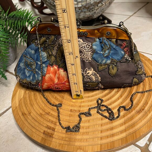 Vintage Multicolor Women’s Clutch Hand Beaded Floral Bronze Accent Purse. - Picture 7 of 10